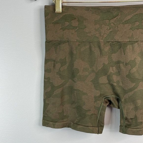 Gymshark Adapt Camo Seamless Shorts Victory Force Green Size Large - Picture 3 of 9
